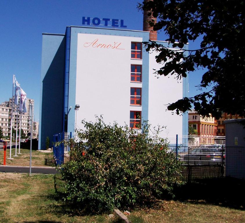 Hotel Arnost Garni Pardubice Kültér fotó