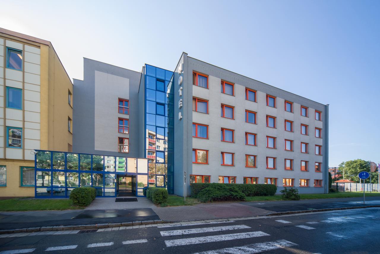 Hotel Arnost Garni Pardubice Kültér fotó