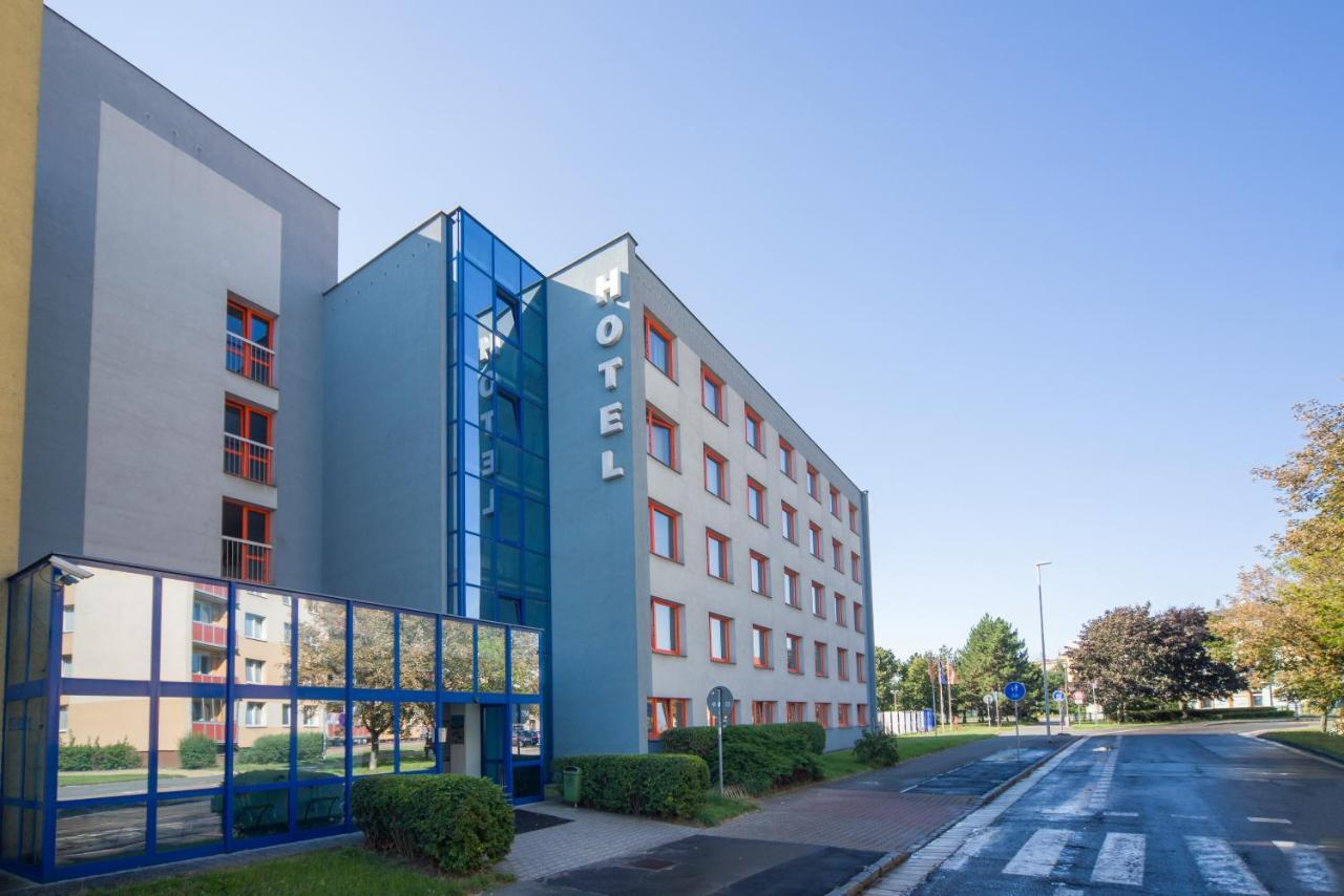 Hotel Arnost Garni Pardubice Kültér fotó